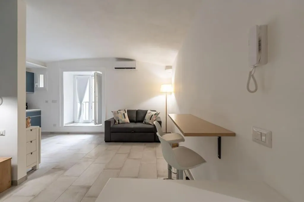Maison Fiorella Naples Apartment